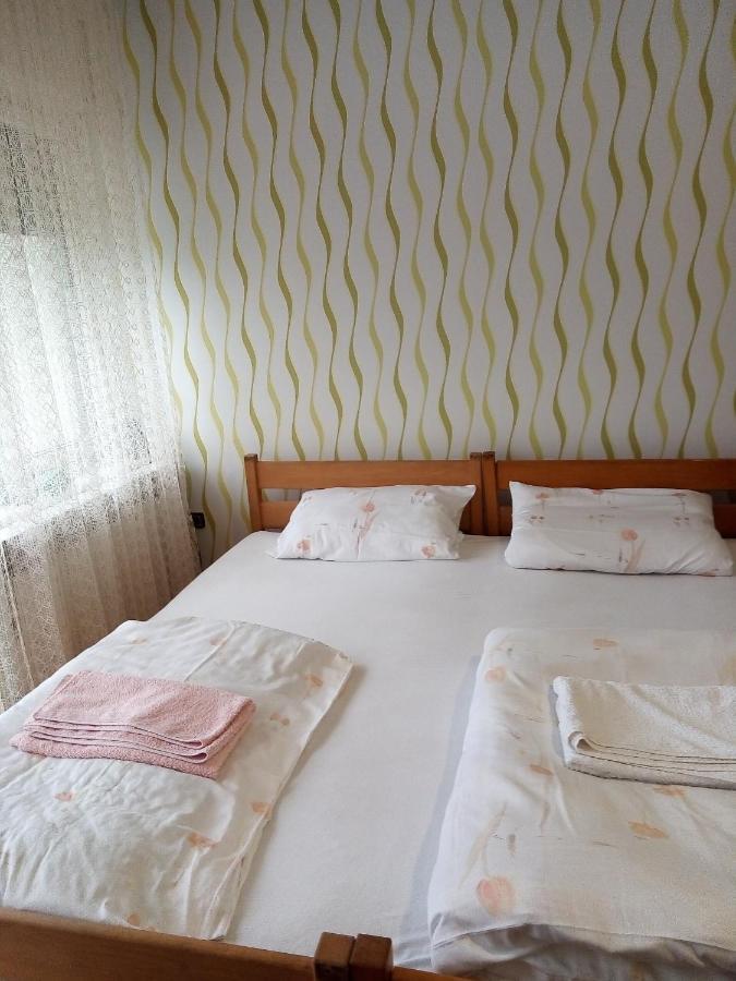 HOSTEL BATA II Trokrevetne sobe Kanjiža Eksteriør bilde
