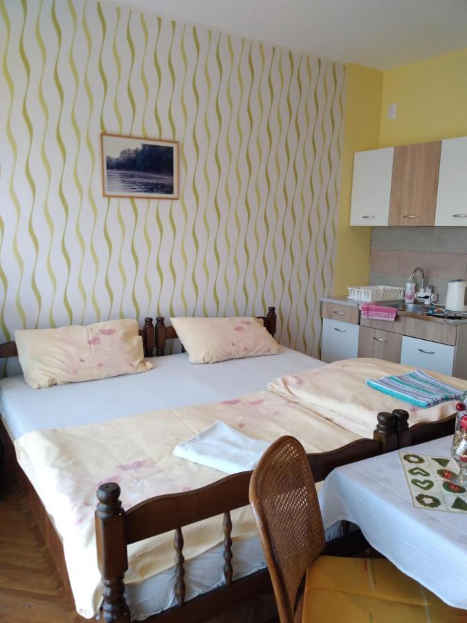 HOSTEL BATA II Trokrevetne sobe Kanjiža Eksteriør bilde
